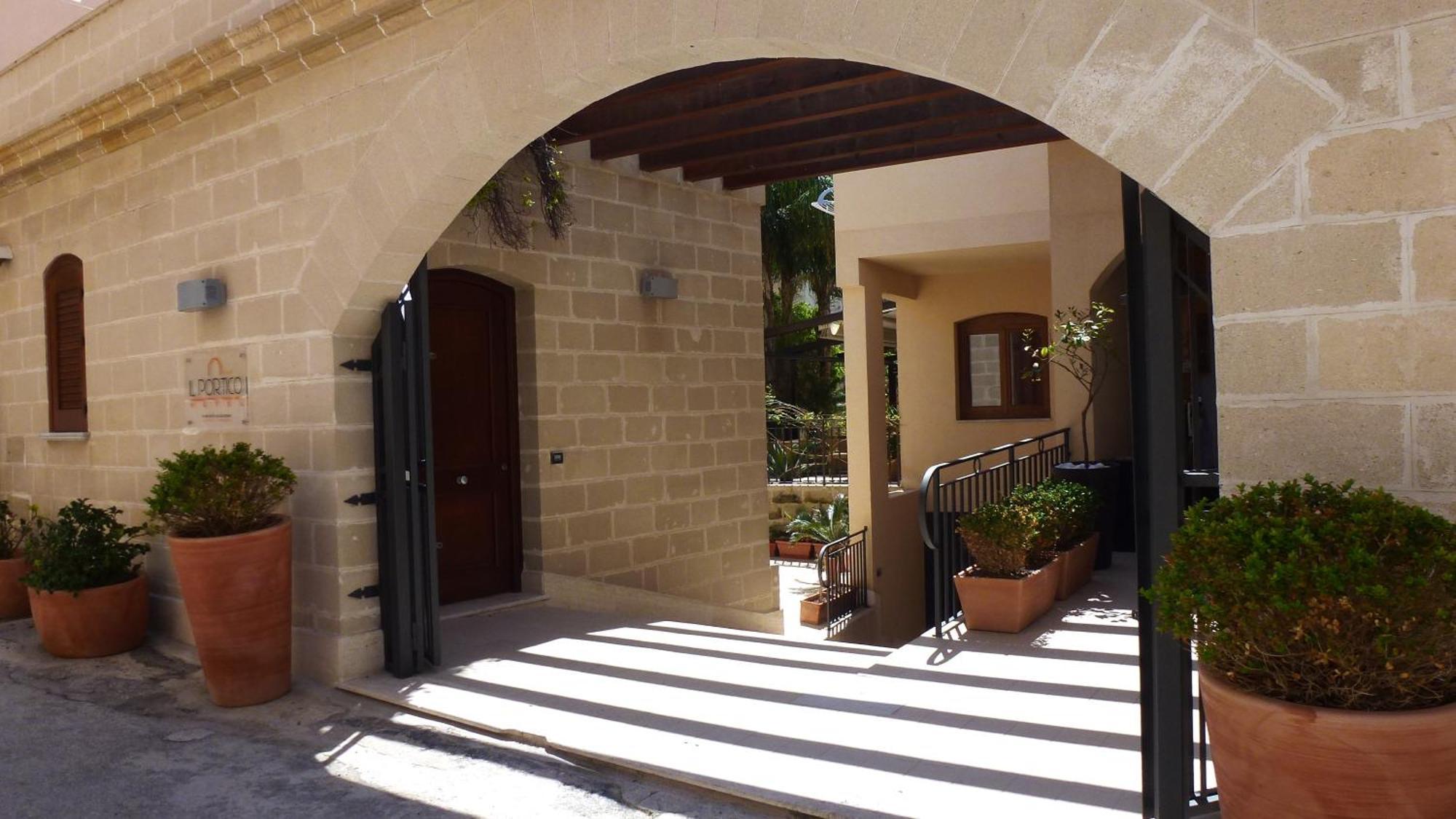 Hotel Il Portico فافينانا المظهر الخارجي الصورة