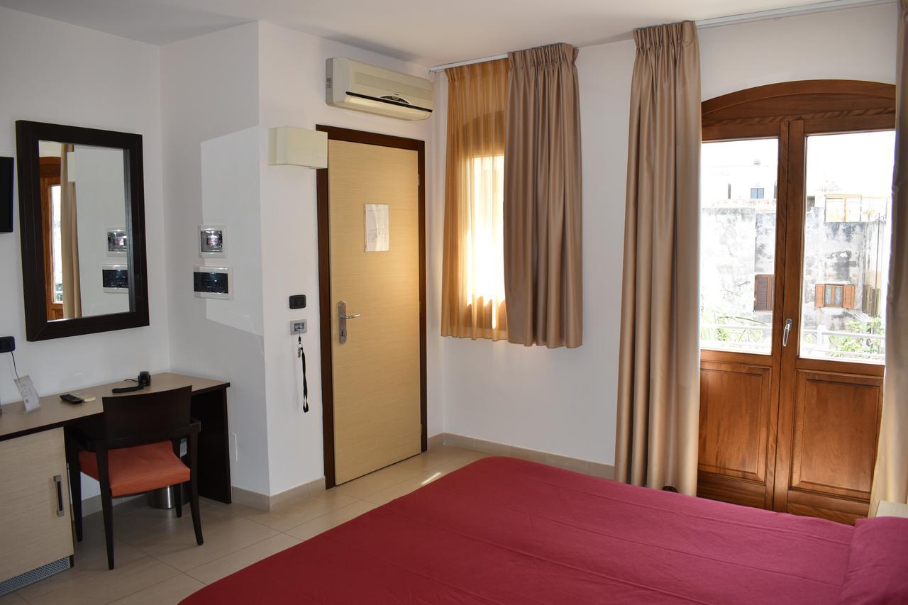 Hotel Il Portico فافينانا المظهر الخارجي الصورة
